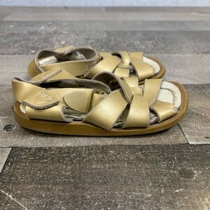 Salt Water sandals toddler size 5 gold original buckle